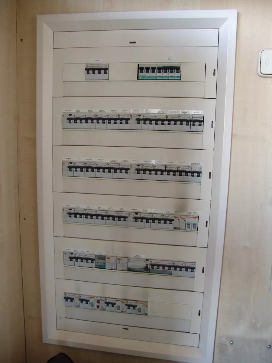 instalaciones cuadros electricos Proyectos el茅ctricos Oviedo